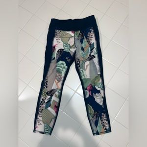 Athleta tropical cropped leggings